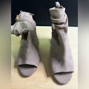 Latigo Suede Pump Sandals